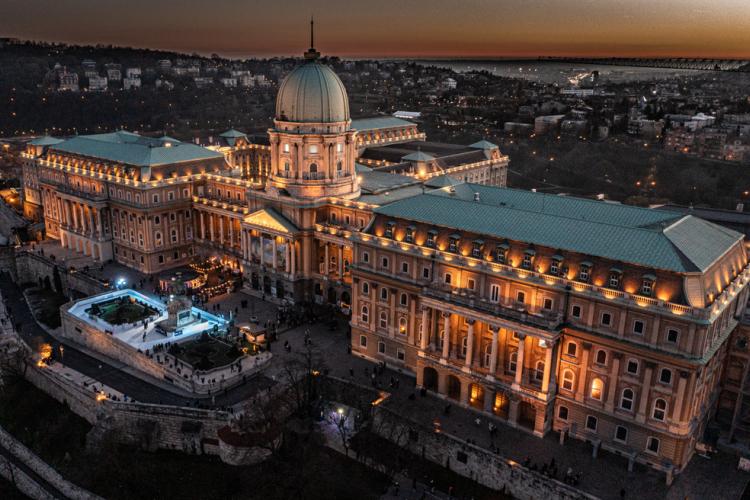 buda castle by night