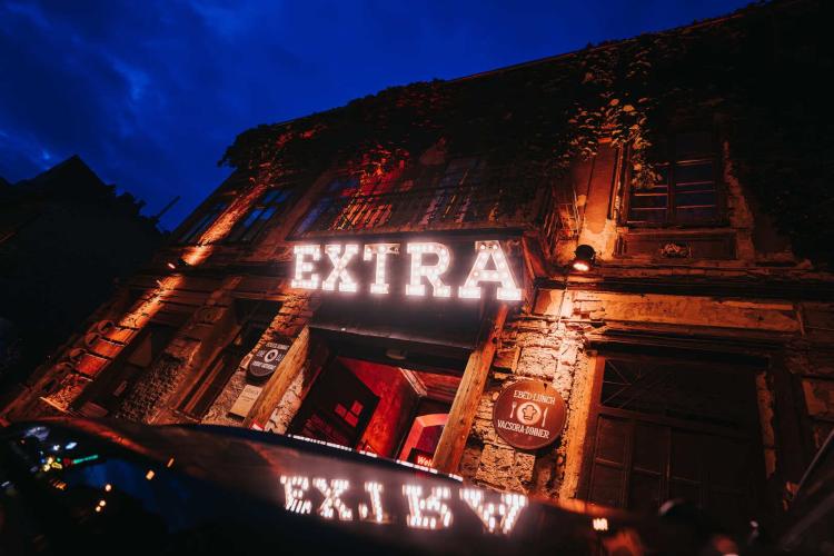 Extra