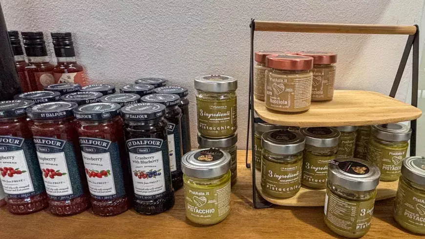 Essence Delicates creams and jams